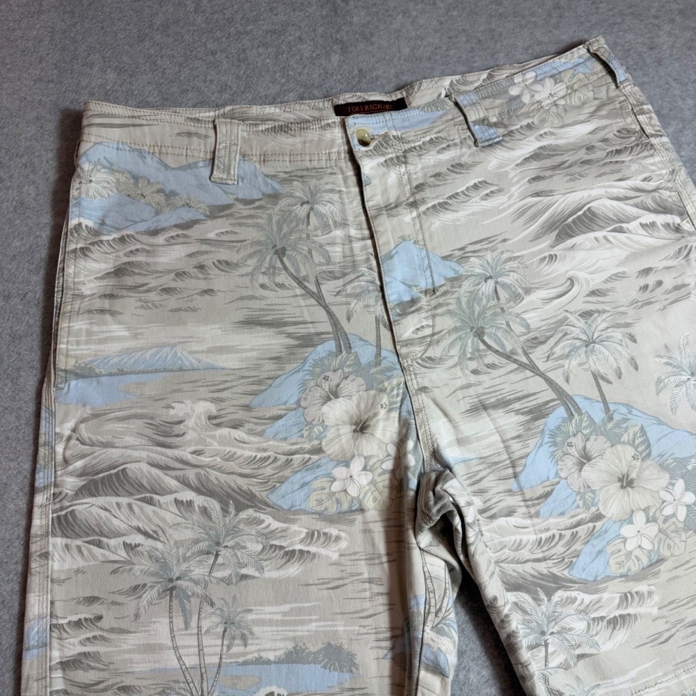 Tori Richard Mens Shorts 38 Hawaiian Tropical Palm Floral Stretch Golf Resort